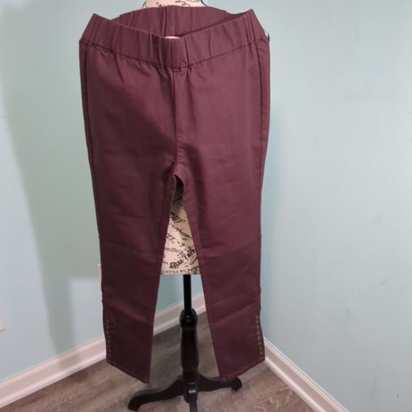 SOFT SURROUNDINGS Wine Pippa Pull-On Slim Leg Pants, Snaps at Hem pxs - Picture 1 of 3
